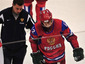 Сергей Зиновьев покидает лед во время матча с Чехией. Фото (c)AFP